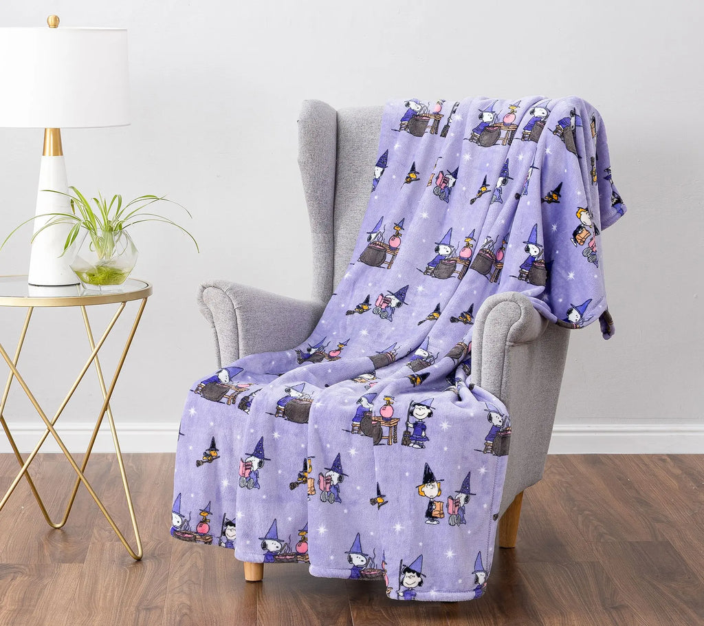 Berkshire Peanuts Halloween Plush 55x70 Throw